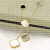 Sex motiv Fashion Classic4 Four Leaf Clover Halsband hängen Mor-of-Pearl V Gold Plated 18k för Womengirls Valentine's328Q