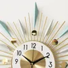 壁の時計ライトラグジュアリー装飾モダンシンプルさホームデコレーションリビングルームファッションウォッチクリエイティブアートハンギングクロック