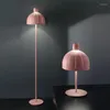 Lâmpadas de mesa Nordic LED Lâmpada Designer Ferro Stand para sala de estar quarto estudo mesa decoração luz loft casa noite cabeceira