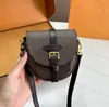 Akşam çantaları renkli mikro metis lüksler tasarımcıları kadın eyer çanta klasik mini çantalar flep kare deri zincirler kabartmalı monogramlar iplik crossbody