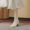Robe chaussures blanc simple bottes pour femmes 2023 automne et hiver mi-talon tête ronde manche polyvalente avec antidérapant