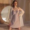 Vêtements de nuit pour femmes Satin Night Robe Femmes Robe de soie Dentelle Demoiselle d'honneur Pyjamas Ensembles Peignoir Lingerie Camisole Mesh Home Suit Chemise de nuit