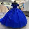 Blå glänsande V-hals kristallpärlapplikationer quinceanera klänningar bollklänning från axelkorsetten vestidos de 15 anos