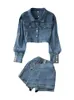 Kvinnors tvådelade byxor DEAT Kvinnors Casual Set Lapel Långärmad Loose Denim Jacket Fake Two-Piece High midje Slim Shorts Spring 11xx01021 231007