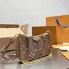 Designer-Umhängetasche, luxuriöse Damen-Handtaschen, Umhängetasche, Ketten-Geldbörse, einfache Tasche am Riemen, Geldbörse, Buchstaben, geprägte Blumenstreifen, Unterarmtasche der Luxusmarke LOU