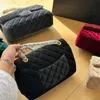 Designer-Tasche, Handtasche aus Kanalsamt, Damen-Umhängetasche, Kettentasche, modische Umhängetasche 25 cm