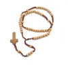 Collares colgantes Moda Estilo retro Hombres Mujeres Católico Cristo Rosario de madera Cuentas Cruz Collar de cuerda tejida