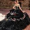 Lusso Charro Nero Abito Quinceanera 2024 Costume messicano Abito da ballo Fiori a strati Dolce 15 anni Abito da compleanno Vestido De Xv Abiti Debuttanti Masquerade