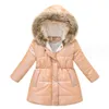 Jaqueta infantil de inverno, nova jaqueta longa acolchoada de algodão para meninos e meninas, brilhante, grossa, com capuz, gola de pele, casaco acolchoado de algodão