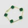 braccialetti di fascino di moda di design trifoglio di alta qualità di alta qualità per ragazze donne braccialetto di marca in oro 18 carati argento nero bianco rosso verde con confezione regalo