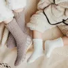 Calcetines para niños Invierno Grueso Nacido Coral Fleece Cálido Calentadores de piernas Niñas Niños Niño Suave Bebé Otoño Antideslizante Niños Plus Cosas 231007