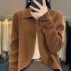 Kvinnors stickor 2023 Spring och Autumn Pure Wool Sticked Cardigan Ladies Polo Lapel Short Coat Thin Hollow Cape