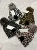 Vinter 4Colors Woman Hats Man Travel Boy Fashion Vuxen Beanies Skallies Chapeu Caps Cotton Ski Cap Girle Grey Hat Håll varm intensifiering svart leopardtryck