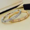 2024Designer Klee Armreif Armbänder für Frauen 18K Gold plattiert vier Blatt Perlee Süße Klee Blume Manschette Valentinstag Geschenk Schmuck Schmuck