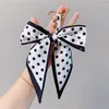 Keychains Creative Elegant Big Bow Silk Scarf Keychain Kvinnor Ryggsäck Tygväska Pendant Söt biltangent Keyring Fashion Key Ring Chain for Girls