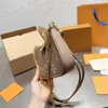 Designer-Umhängetasche, luxuriöse Damen-Handtaschen, Umhängetasche, Ketten-Geldbörse, einfache Tasche am Riemen, Geldbörse, Buchstaben, geprägte Blumenstreifen, Unterarmtasche der Luxusmarke LOU