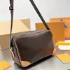 Fashionabla handväska lyxdesigner vintage väska daglig kamerapåse lyxmaterial crossbody axelväska mångsidig