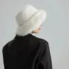 Chapeaux à larges bords Chapeaux de seau Chapeaux de seau d'hiver en fausse fourrure pour femmes Chapeau de pêcheur en peluche chaud Casquette moelleuse floue Casquettes de Panama élégantes en plein air Année présente Va 231009