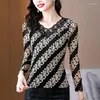 Women's T Shirts Korean Women Simple Casual Versatile T-Shirt Spring Autumn Mesh Lace Bottom Diamond V-neck Elegant Vintage Long Sleeve Tops