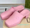 Toppkvalitet Casual Shoes Designer Kvinnor tofflor Chunky Rubber Jelly Sandals High Heels Sandal Summer Tjock Bottom Slipper Beach Slides Pink Green Candy