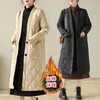 Korki damskie płaszcze duże rozmiary dla kobiet 2023 Zima średnia długość luźne kieszenie vintage zagęszczona pikowana płaszcz Abrigos Z3061