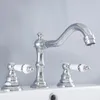 Torneiras de pia do banheiro Alavanca de cerâmica Dual Knob Latão cromado Torneira generalizada três furos Lavatory Basin Torneiras Banheiro Banheira Mixer Dnf974