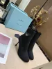 Damen-High-Heels mit rundem Kopf, kurze Stiefel, dreieckige Dekoration, mehrfarbig, hochwertige Designer-Schuhe