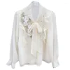 Damenblusen 2023 Frühherbst Weißes Unterwäschehemd für Frauen Koreanischer Stil Mode Top Perlen Strass Bogen Blütenblatt Chiffonbluse