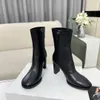 Bekväma halva stövlar med äkta läder sömmar kvinnor lyxig designer boot casual 6cm låg häl klassisk sido blixtlås runda huvud fasta färg mode stövlar