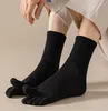 Chaussettes pour hommes Printemps Automne Cinq Doigts Tube Moyen Coton Respirant Absorbant La Sueur Massage Équipe Split Toe