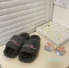 Luxury Pairs slippers Embroidered logo milled cotton soft winter mop Soft fluffy plush Flat shoes Furry Side Comfortable Light Outdoor Home Slipper