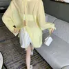 Blouses pour femmes Chemises à fente arrière Femmes Crème solaire See-through Casual Lâche Mince Respirant Dames élégantes Mode Ins All-Match Été