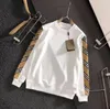 남성 스웨터 디자이너 새로운 남성 클래식 캐주얼 스웨터 남자 스프링 가을 의류 상단 니트 셔츠 아웃복 의류 A001 R1U4