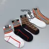 luxury 5A Fashion Embroidery knitted mens socks Designer B letter pattern fashion womens socks sports Business casual name brand socks