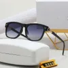 Montature Overseas New Fan Jia Wang Hong Occhiali da sole da uomo e da donna Tourism Box Glasses 8280