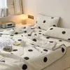 Beddengoed sets Zomer Latex Koeler Dunne Quilt Set Huidvriendelijk Trooster Laken met Kussenslopen Luxe Cool Cover Dekens 231009