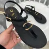 Franse designer merk schoenen damesclip teen plat sandalen zomer t banden damesschoenen strandcasual luxe 2c kanaal designer slippers mode dames designer schoenen c