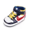 Baby First Walkers Designer Nyfödda hjärttryck Sneakers Casual Shoes Soft Sole Prewalker Spädbarn Baby Sports Shoes Designer Shoes