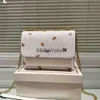 Bolso de hombro cruzado Bolso de diseñador de dulces Bolsos lindos de fresa y cereza Mujeres Tendencia Flor Bolsos de playa Bolso de mensajero con cadena Walletblieberryeyes