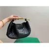 2023 fashion designer new handbag women the shoulder luxury crossbody bags pouch ladies black white handbags woven denim knotted pleated fashion cloud bag