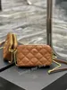 Cross Body Classic Sheepskin Shoulder Bag Designer Purse Diamond Quilted Double Zipper Handväska Fashion dragkedja myntficka kuvert inslaget med metalllogotyp