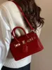 Torba torba ręczna czerwona torba ślubna dla kobiet w 2023 r. Nowa wysokiej jakości mała grupa crossbody lam