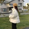 女性のトレンチコート厚い暖かい女性パーカス特大のスタンドカラー韓国スタイルバブルコート2023冬のソリッドカラーコットンジャケット