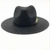 Breda randen hattar hink hattar sommaren brittisk bälte vintage trilby platt brimmad halm hatt skuggning sol hatt lady mode strand hatt unisex jazz hatt 231009