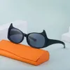 サングラスフレーム個別化Y2K猫の目の女性の新しいトレンドInsfeng Street Photo Sunglasses Men's Glasses
