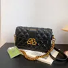 أزياء PU Leather Clutch المحافظ على Women Luxurys مصممي حقائب Crossbody حقائب اليد للسيدات