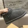 Ultra Mini Snow Boots Winter Australia Platform الكلاسيكية أحذية الكاحل ناعمة مريحة من جلد الغنم tazz الكستناء الرمال بذور البذور الجوارب النعال