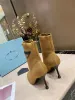 Damen-High-Heels mit rundem Kopf, kurze Stiefel, dreieckige Dekoration, mehrfarbig, hochwertige Designer-Schuhe