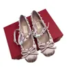 Дизайнер обуви для обуви валентинки обувь для оборудования для заклинания балетные туфли женская ботинка с бабочками.
