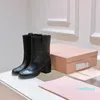 Botas de tobillo de cuero de becerro marrón Tacones de punta redonda Diseñador de lujo Mujeres casuales Zapatos de moda calzado de fábrica